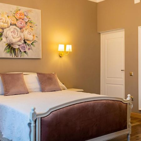 The Corner House Apartment Hunedoara Luaran gambar