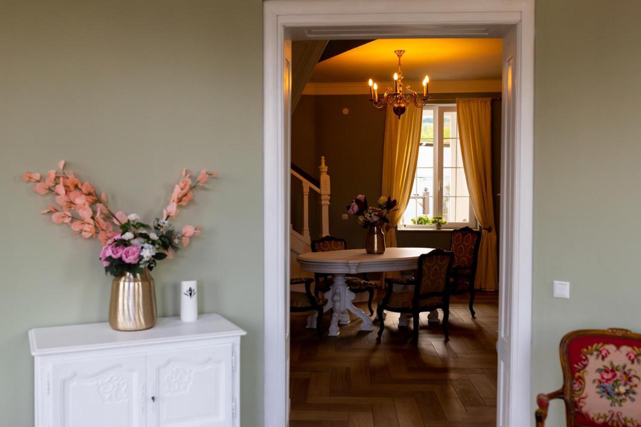 The Corner House Apartment Hunedoara Luaran gambar